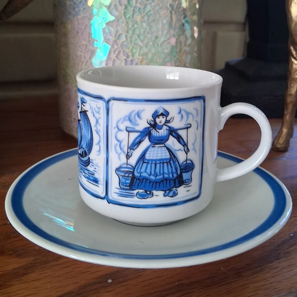 Vintage Delft Blue Style Miniature Tea/Espresso Cup & Saucer - Dutch Woman